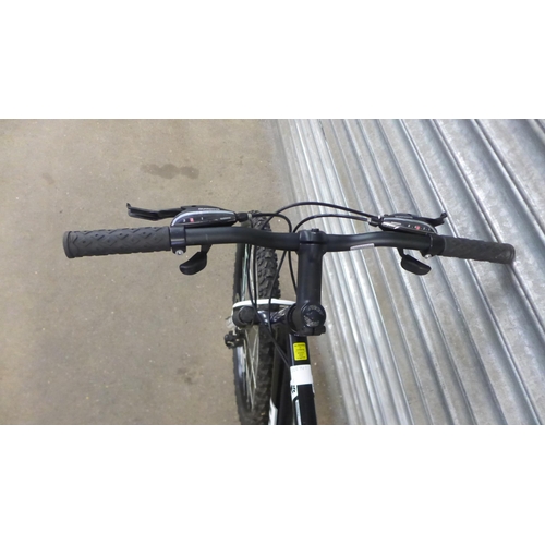 2138 - A Muddy Fox Anarchy 200 aluminium framed Shimano equipped front suspension hardtail mountain bike - ... 