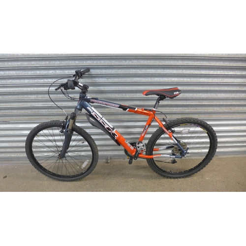 2143 - An Ammaco XXR20 aluminium framed 27 speed front suspension hardtail mountain bike - Police repossess... 