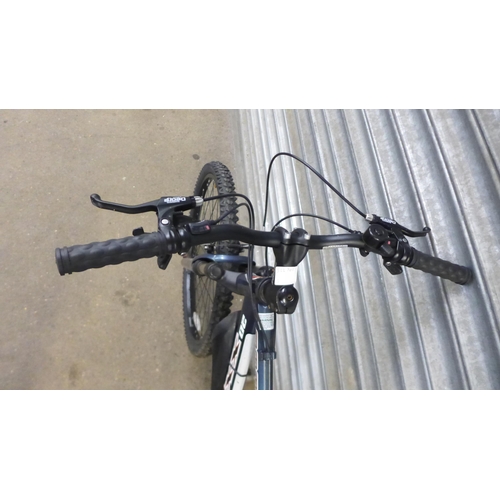 2143 - An Ammaco XXR20 aluminium framed 27 speed front suspension hardtail mountain bike - Police repossess... 