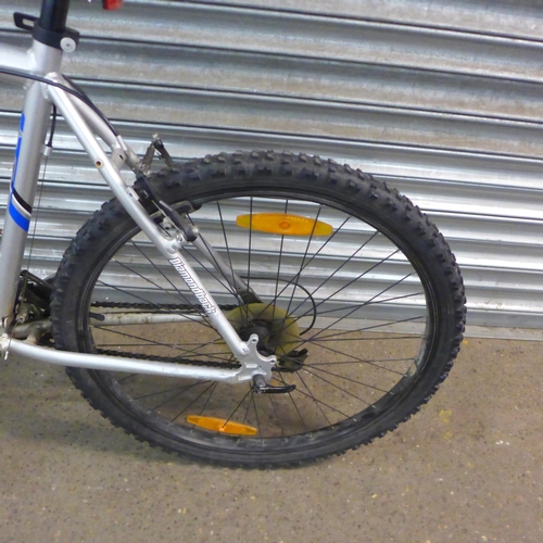 2144 - A Diamondback Vectra Sport aluminium framed front suspension hardtail mountain bike