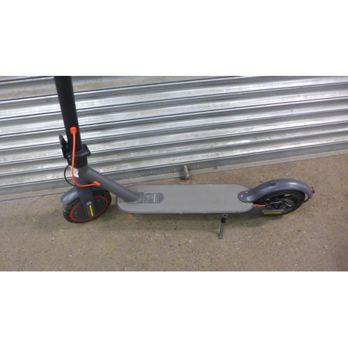 2146 - An Aovo Pro adults electric scooter - Police repossession