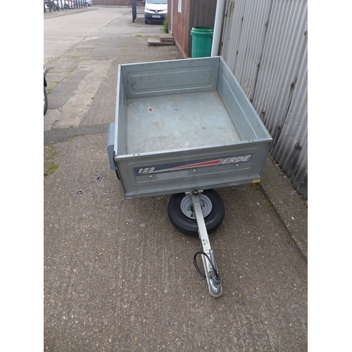 2335 - An Erde 122 metal tipper trailer with spare wheel and light board