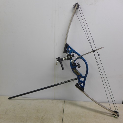 2054 - A Hoyt USA Contender bow and a soft case with sights, string grip trigger, and 5 carbon fiber arrows