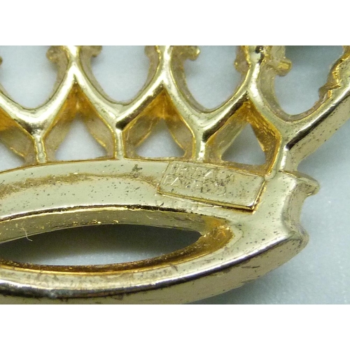 1000 - A Crown Trifari 'Dearest' brooch