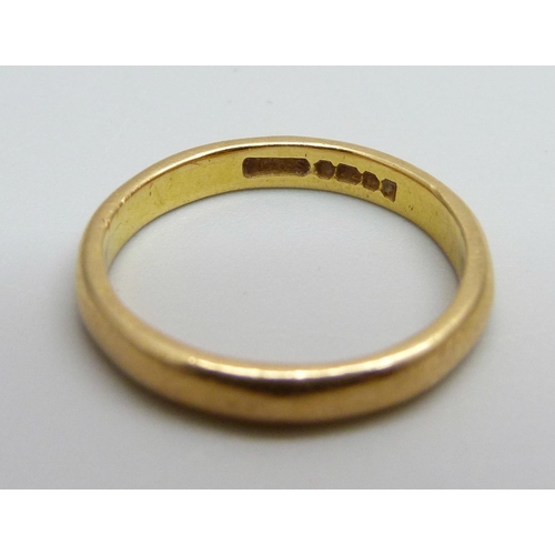 1029 - A 22ct gold wedding band, 3.2g, L