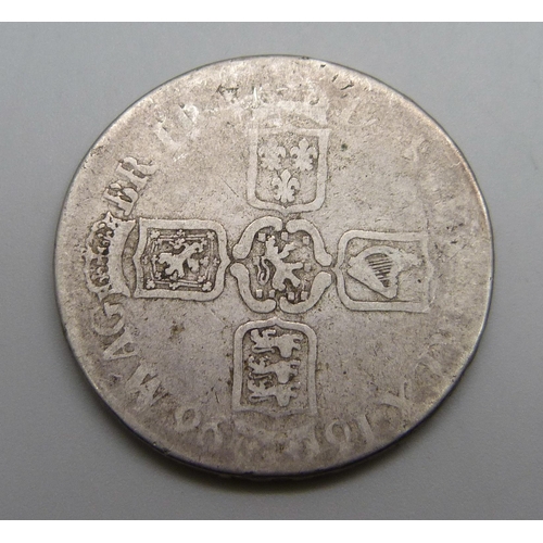 1075 - A William III 1696 crown