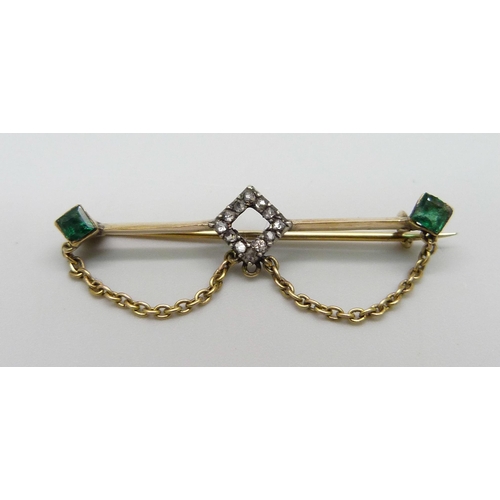 1097 - An antique emerald and diamond brooch, 2.2g