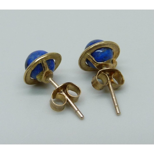 1121 - A pair of 9ct gold and lapis lazuli ear studs