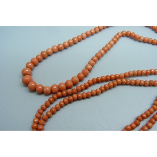 1139 - A long coral necklace, 31g, 48cm