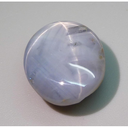 1158 - An unmounted star sapphire, 5.1g