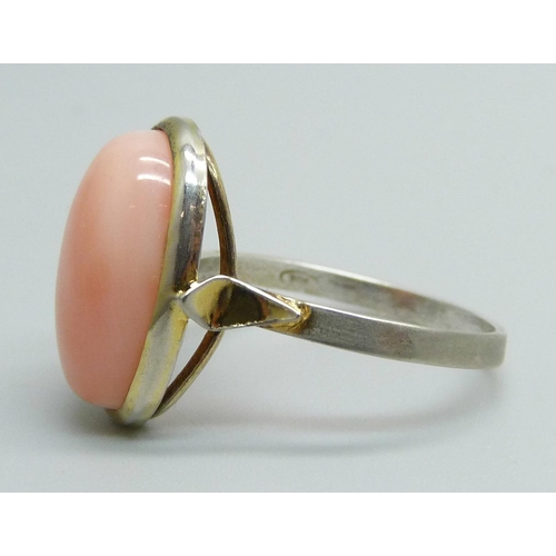 1161 - A .800 silver cabochon coral ring, M