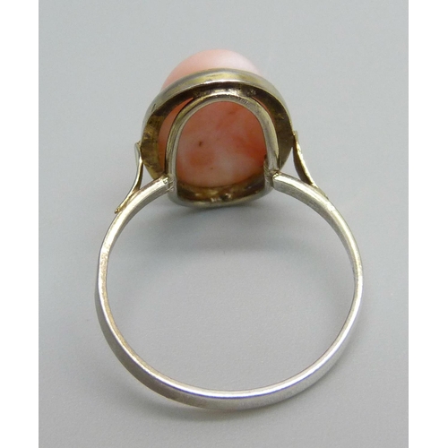 1161 - A .800 silver cabochon coral ring, M