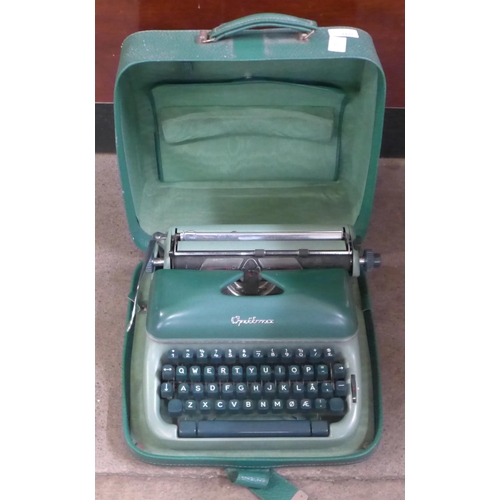 1192 - A cased Remington typewriter **PLEASE NOTE THIS LOT IS NOT ELIGIBLE FOR IN-HOUSE POSTING AND PACKING... 