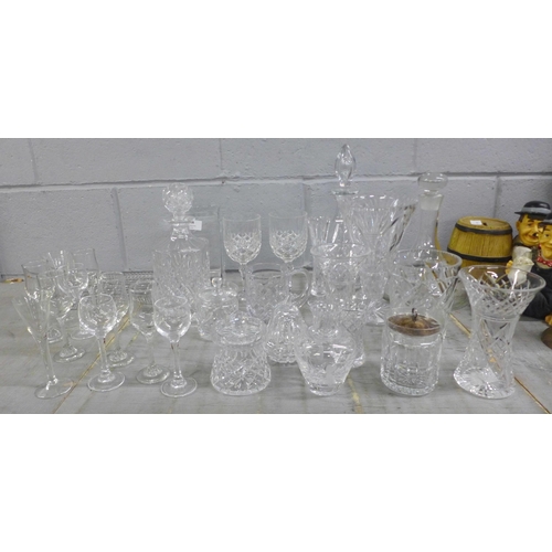 1208 - A collection of assorted crystal cut glassware, decanters, etc. **PLEASE NOTE THIS LOT IS NOT ELIGIB... 