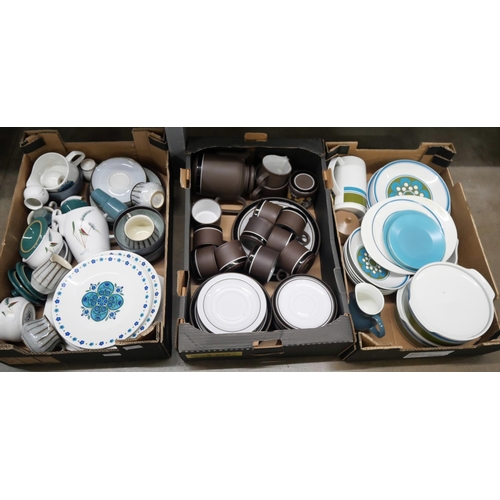 1234 - Three boxes of retro tea and dinnerwares **PLEASE NOTE THIS LOT IS NOT ELIGIBLE FOR IN-HOUSE POSTING... 