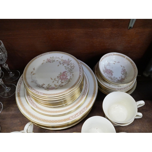 670 - Royal Doulton Lisette Romance Collection dinner and tea wares **PLEASE NOTE THIS LOT IS NOT ELIGIBLE... 