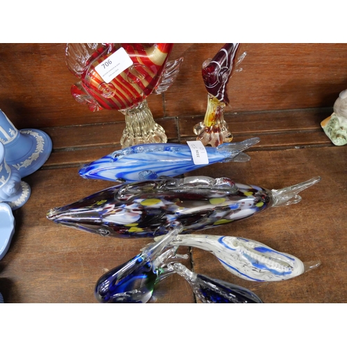 706 - Seven glass models of fish and a shell **PLEASE NOTE THIS LOT IS NOT ELIGIBLE FOR IN-HOUSE POSTING A... 
