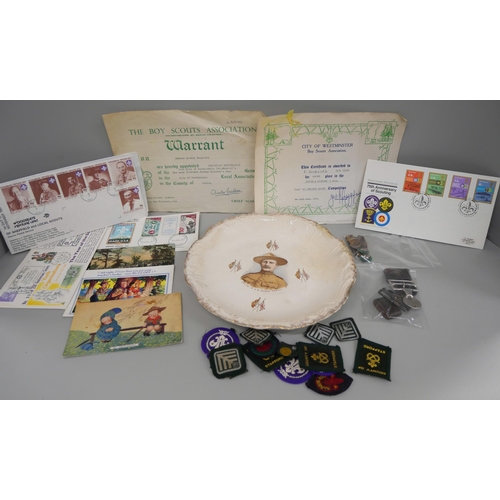 709 - A box of boy scout related ephemera including Boer War period commemorative plate of Baden-Powell