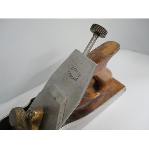 710 - A large Norris A1 wood plane, 37cm