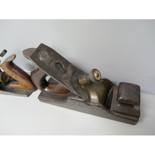 711 - Two wood planes, Record No. 4 and Marples