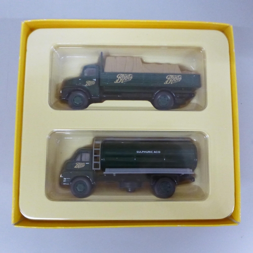 743 - A collection of model vehicles including Corgi Nottinghamshire Fire Engine, other Corgi, Vanguard, b... 