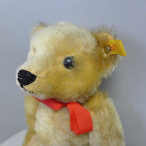 775 - Two Steiff teddy bears, 34cm and 35cm