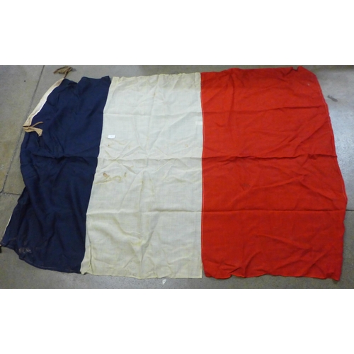 776 - A large 1930s/1940s French flag