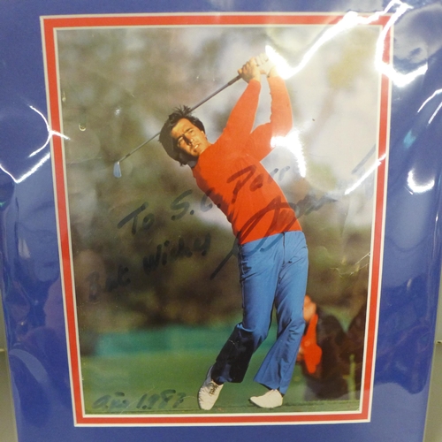 810 - A Seve Ballesteros signed golf photograph