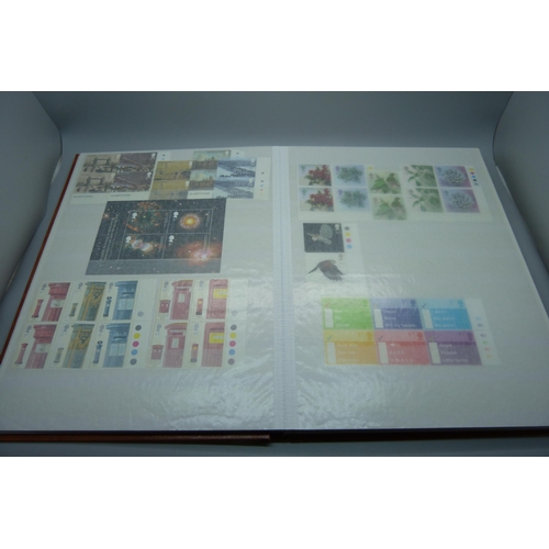 834 - Great Britain 2000-2007 unmounted mint commemoratives in stock book, high face value (more than 290 ... 