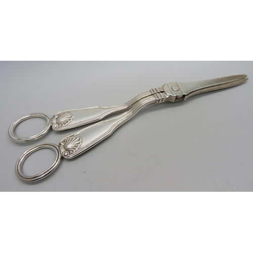 888 - A pair of early Victorian silver grape scissors, George John Richards, 87g