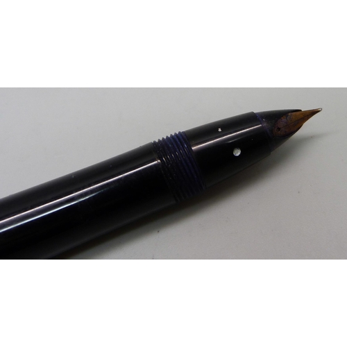 906 - An Omas fountain pen, marked 'Extra Brev 361.T.'