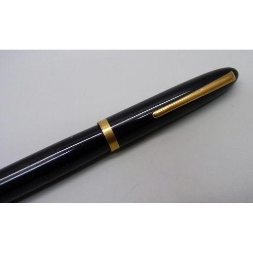 906 - An Omas fountain pen, marked 'Extra Brev 361.T.'