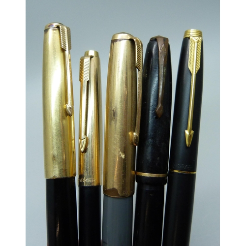 909 - Four Parker pens, one with 14ct gold nib and one ballpoint, and a Conway Stewart fountain pen with 1... 