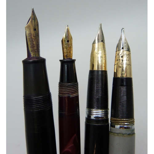 910 - Four pens; Conway Stewart Dinkie 550 with marbled cap and barrel and 14ct gold nib, a Conway Stewart... 