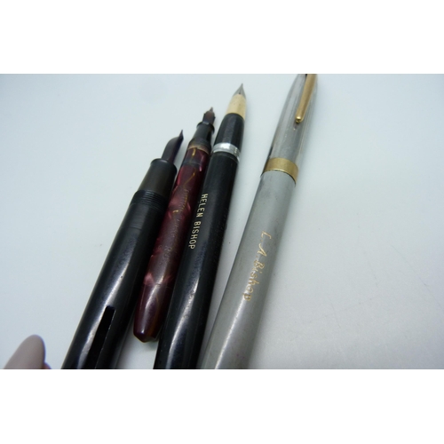 910 - Four pens; Conway Stewart Dinkie 550 with marbled cap and barrel and 14ct gold nib, a Conway Stewart... 