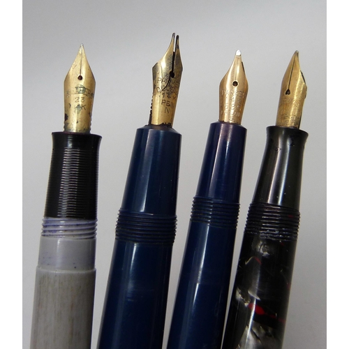 931 - Four fountain pens, Sheaffer, Watermans, a/f, and two Parker, all with 14ct gold nibs, one Parker ni... 