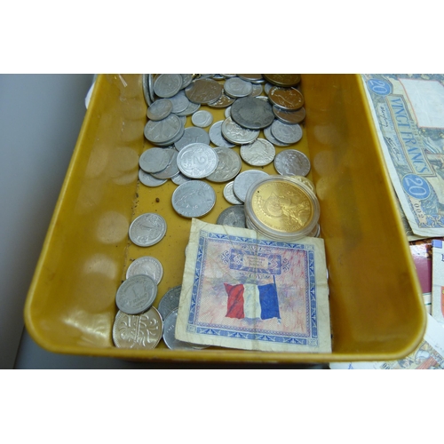 943 - Assorted coins and bank notes, etc.