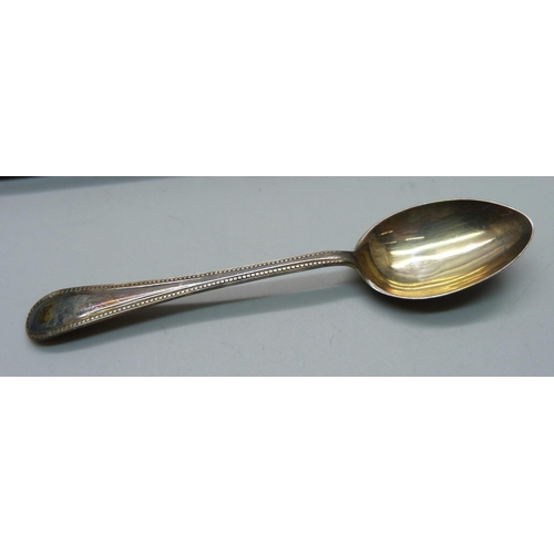 953 - A set of six silver coffee spoons, 59g