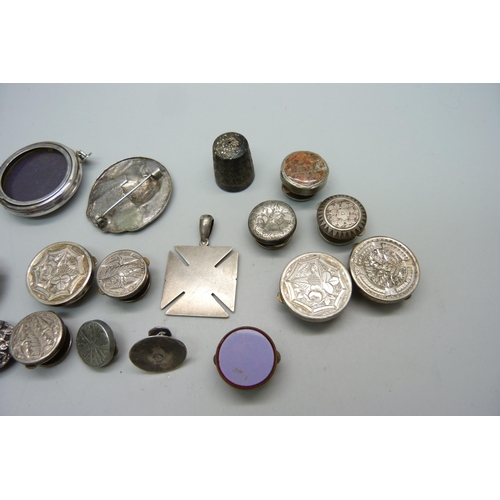 958 - A collection of bachelor button studs, mostly silver, brooches, lockets, etc.