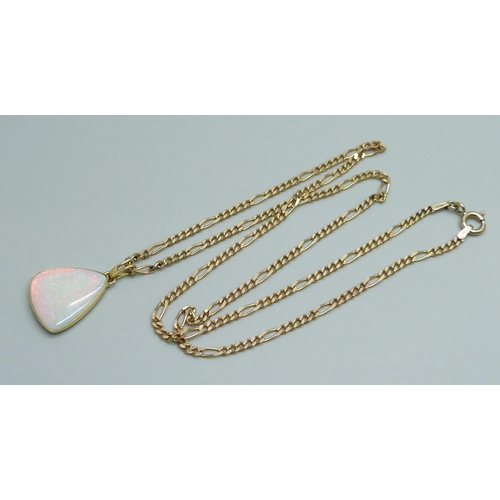 977 - An 18ct gold opal set pendant on a 9ct gold figaro chain, 9.2g, 51cm