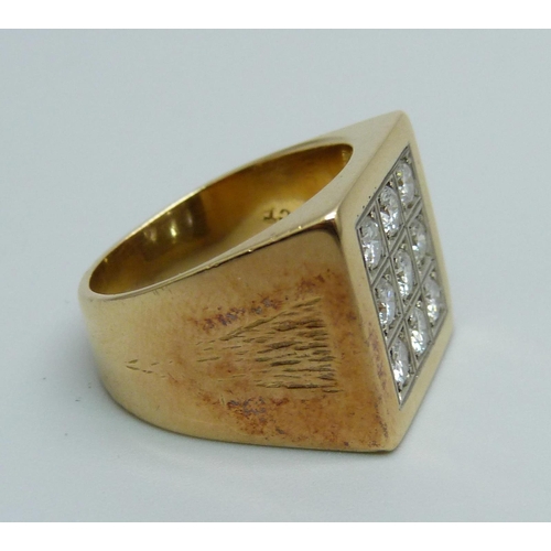 996 - An 18ct gold and 9 stone diamond ring, 1.125 carat total diamond weight, 16.4g, Q/R