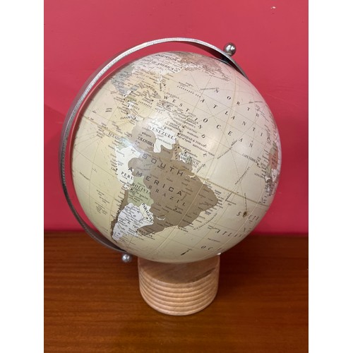 385 - A terrestrial desk top globe