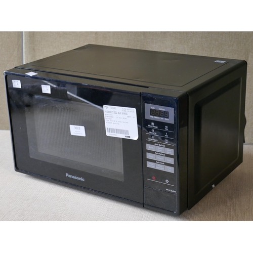 3023 - Panasonic Solo Black Microwave *Item is subject to VAT(319-12)