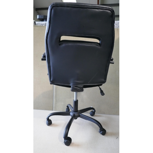 3033 - BTS True Chair (model:- 51810) *Item is subject to VAT(319-19)