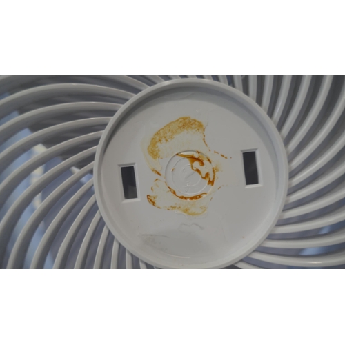 3052 - Meaco Air Circulator Fan With Remote (323-174) *This lot is subject to VAT