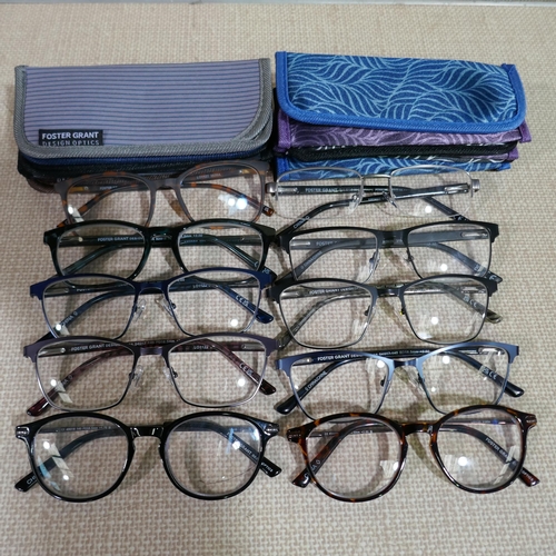 3064 - Fgx Ladies Classic Reading Glasses, Makeup Brush & Bag Set (323-431-435) *This lot is subject to VAT