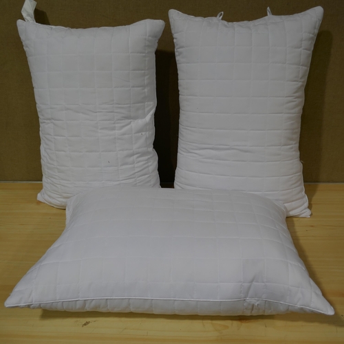 3181 - 3x Hotel Grand Shredded Memory Foam Pillows   (323-449,450) *This lot is subject to VAT