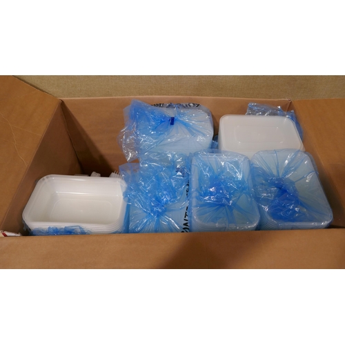 3203 - Satco  Plastic Take Away Containers (323-347) *This lot is subject to VAT