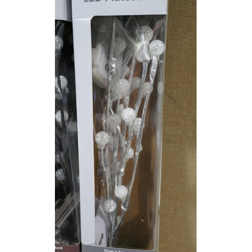 3285 - 2x Led Bubble Branches - Natural/Silver (323-485) *This lot is subject to VAT