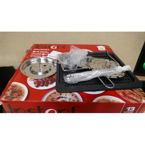 3215 - Instant Pot Air Fry Multi Cooker/Oven (323-150) *This lot is subject to VAT